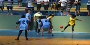 Alunos se preparam para início da jornada de futsal