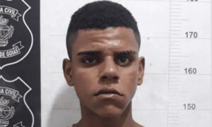 Homem que se passava por falso policial é preso após causar confusão em bar