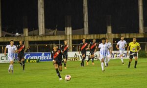 Atlético-GO fica no empate contra Grêmio Anápolis e perde 100% no Goianão