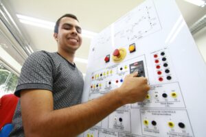 Curso técnico vem sendo o caminho mais rápido para o emprego