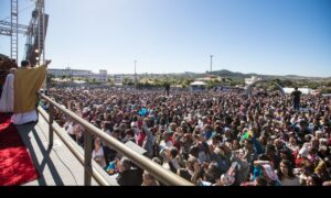 Festa de Trindade recebe mais de 3 milhões de fiéis e  movimenta economia do município