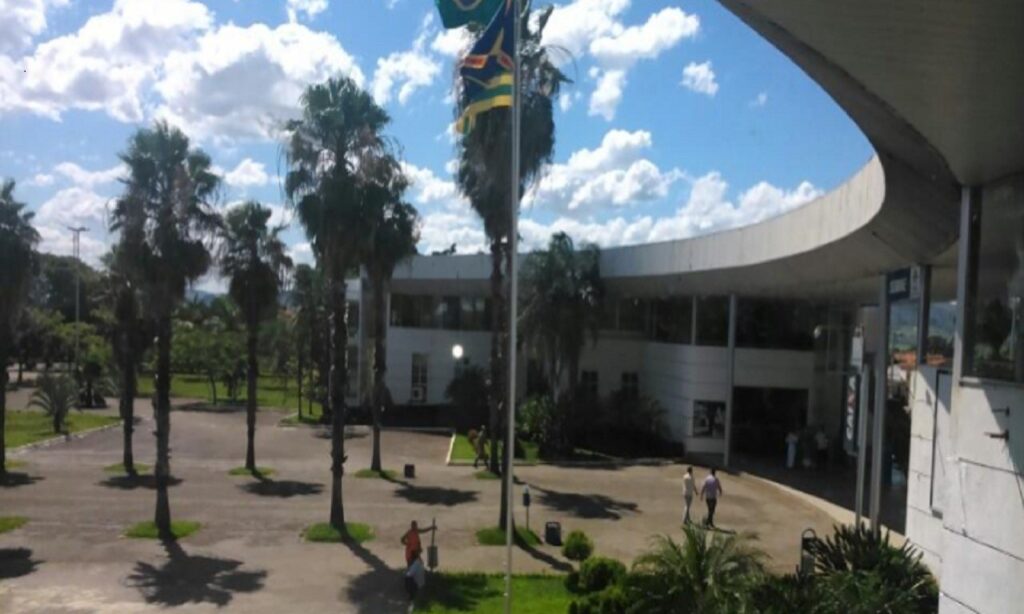 Prefeitura de Goianésia é proibida de gastar R$ 130 mil com viagens de estudantes para Orlando