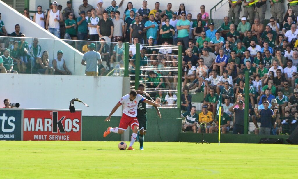 Adalberto valoriza atuação do Vila e lamenta "falta de capricho"