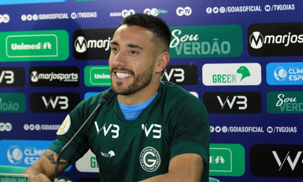 Alan Ruschel quer "fazer história no Goiás" e agradece a confiança da diretoria em sua chegada