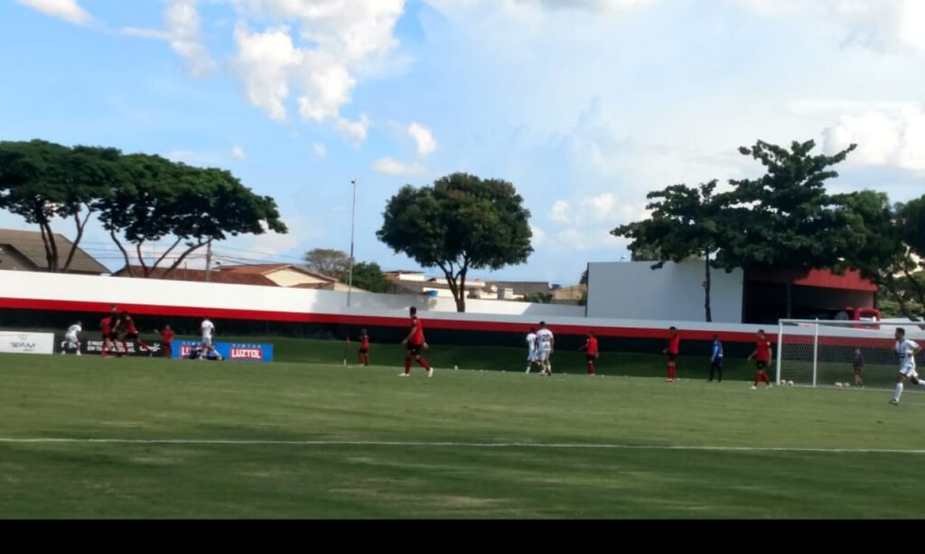 Atlético Goianiense vence equipe amadora em jogo-treino