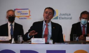 Barroso diz que abstenção de eleitores foi maior que o desejável