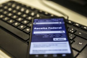 Contribuintes têm último final de semana para fazer declaração do IR