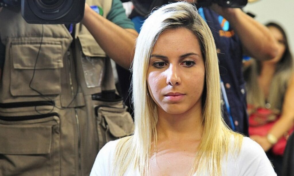 Polícia Civil de Goiânia prende "Barbie do crime"