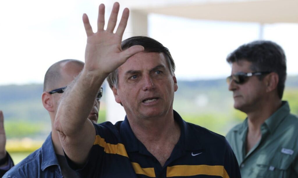 Bolsonaro diz que vetará aumento de pena para injúria na internet