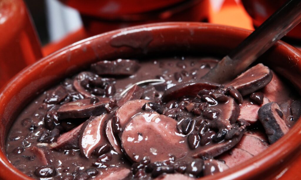 Sábado é dia de feijoada