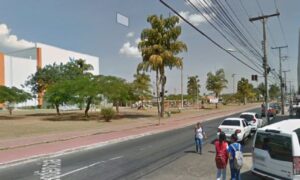 Obras da Saneago interditam avenida em Aparecida de Goiânia