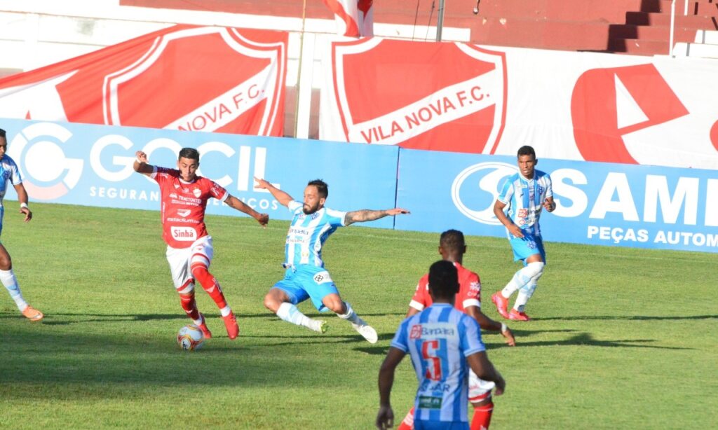 Emanuel Biancucchi valoriza o time do Vila e se diz feliz com assistência