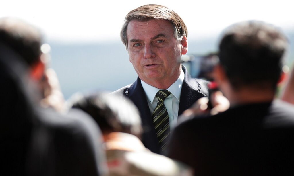 Bolsonaro diz que governo “talvez reedite” decreto permitindo privatização da saúde