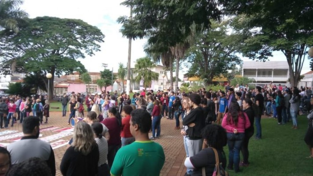 Trabalhadores da Educação protestam contra cortes e previdência