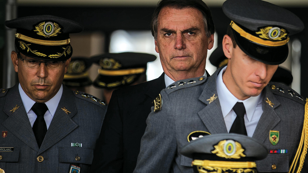 Deputada propôs quarentena de cinco anos para militares