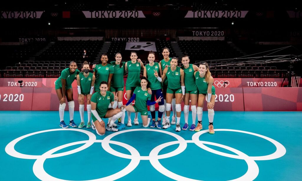 Seleção feminina de vôlei estreia neste domingo em Tóquio