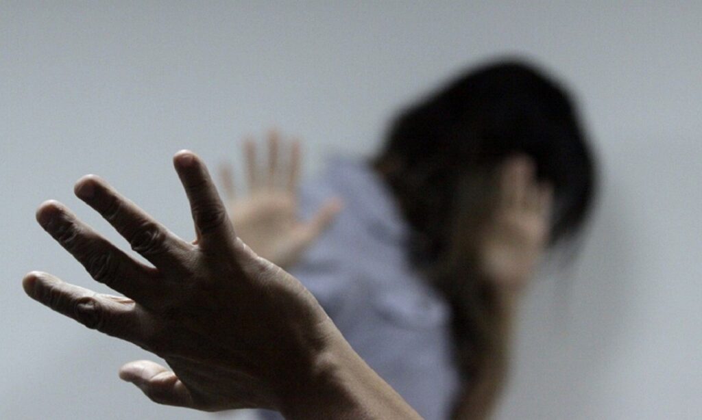 Denúncias de violência contra as mulheres crescem mais de 40% durante a quarentena