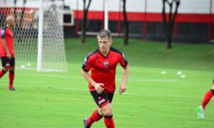 João Pedro deixa o Atlético Goianiense após dois jogos