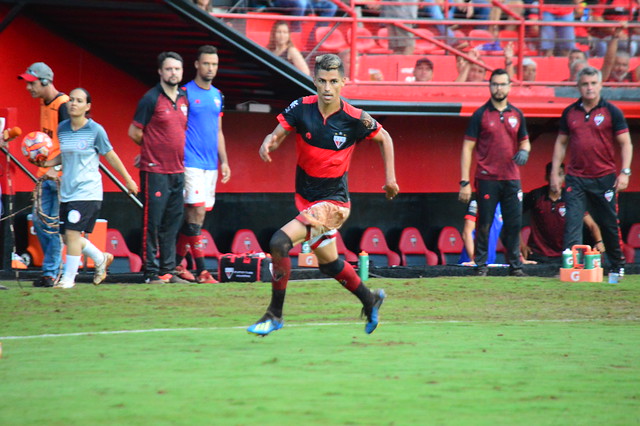 Jorginho não treina e é duvida para segundo jogo da final