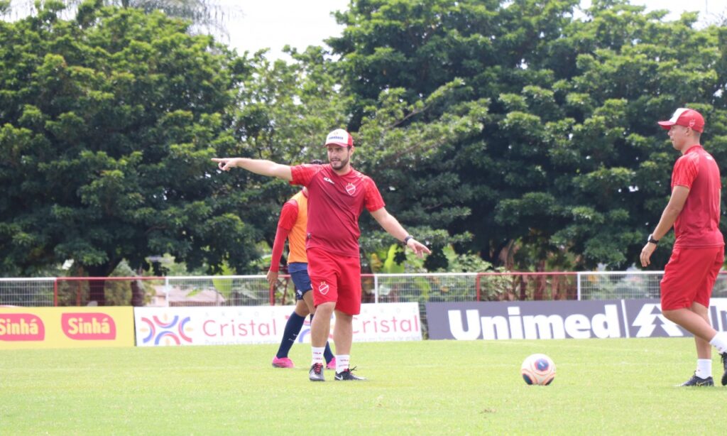 Vila Nova visita o Anápolis na estreia do Campeonato Goiano