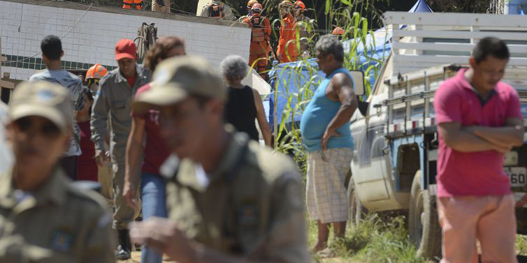 Suspeitos de construir prédios que desabaram na Muzema estão foragidos