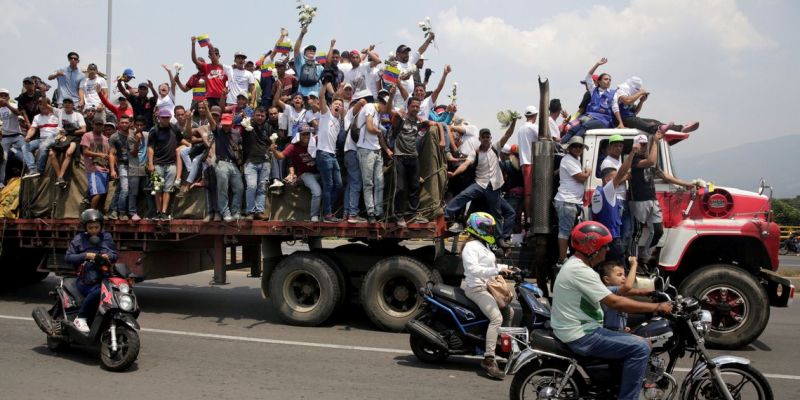 Fechamento de fronteira com a Venezuela paralisa comércio em Pacaraima