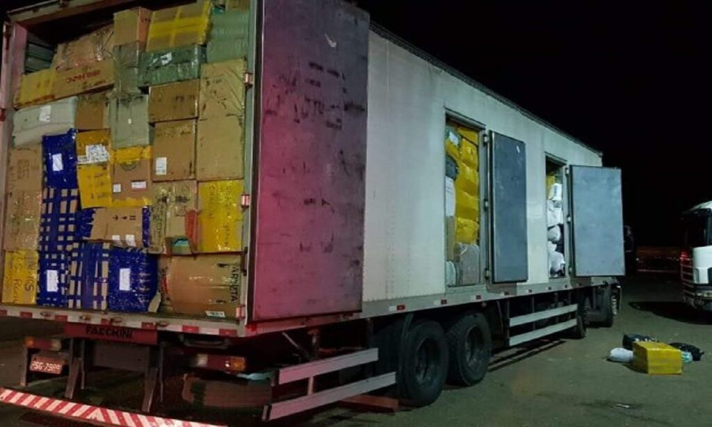 Polícia Rodoviária Federal prende 20 pessoas e apreende 400 kg de maconha