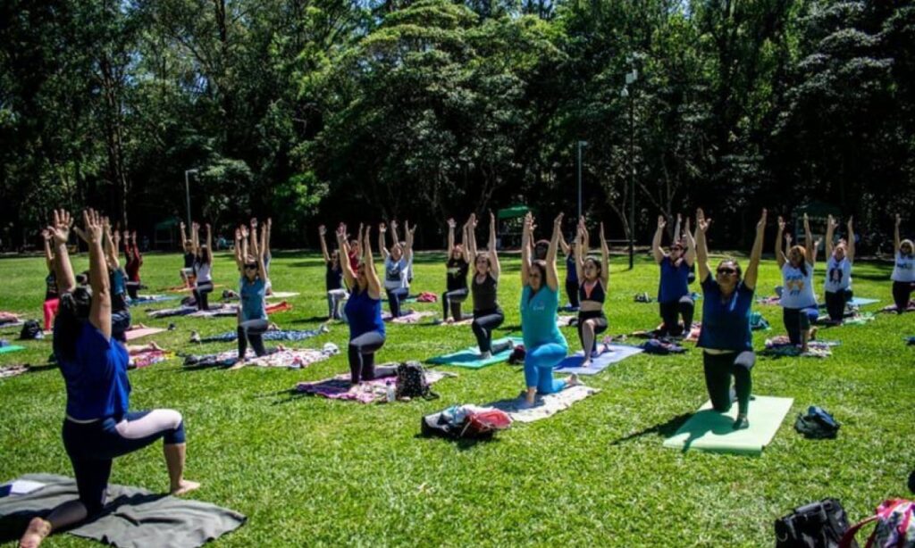 Aula Yoga e de HIIT serão realizadas no Parque Flamboyant neste sábado