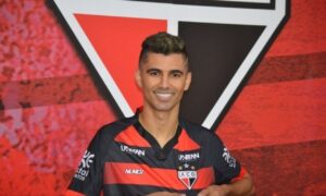 Atlético Goianiense  acerta renovação de contrato com meia Jorginho