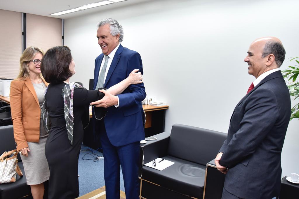 Caiado busca alternativas para Minaçu