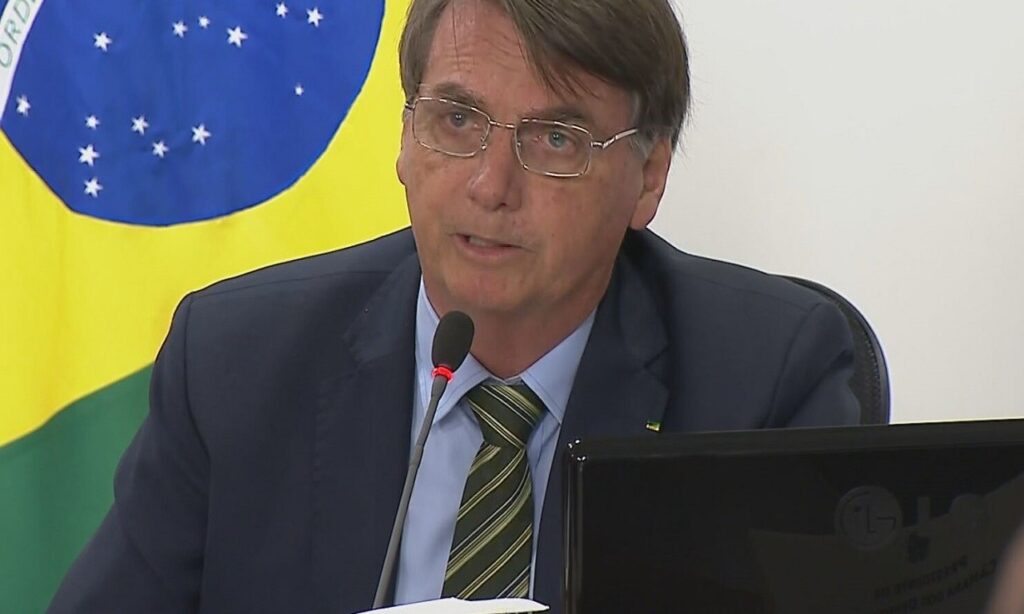 Bolsonaro promete sancionar socorro a estados e pede ajuda para vetar reajuste