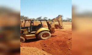 Moradores de Aragoiânia denunciam desmatamento e poeira em obra municipal