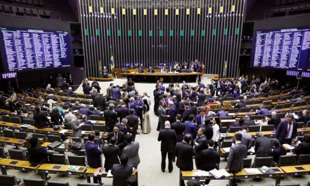 Câmara aprova regras especiais de aposentadoria de policiais da União