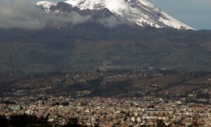 Atividade vulcânica provoca céu escuro no oeste do Equador