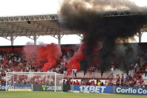 Reunião entre clubes e CBF hoje pode determinar a volta do público aos estádios de futebol