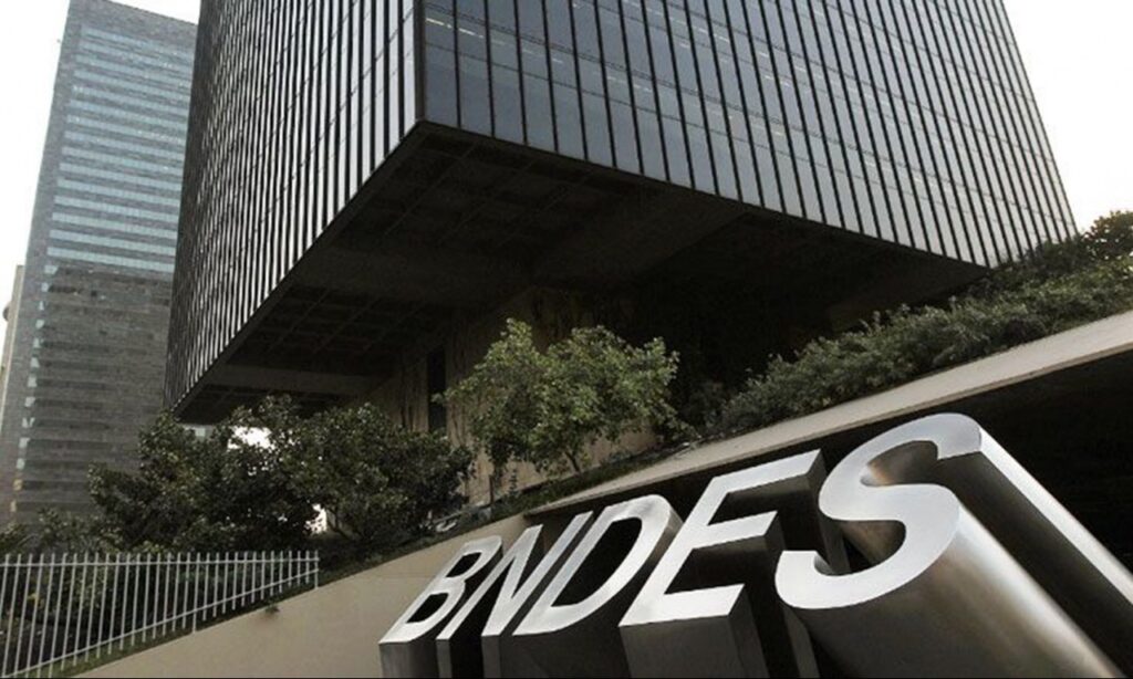 Consultas ao BNDES avançam 72