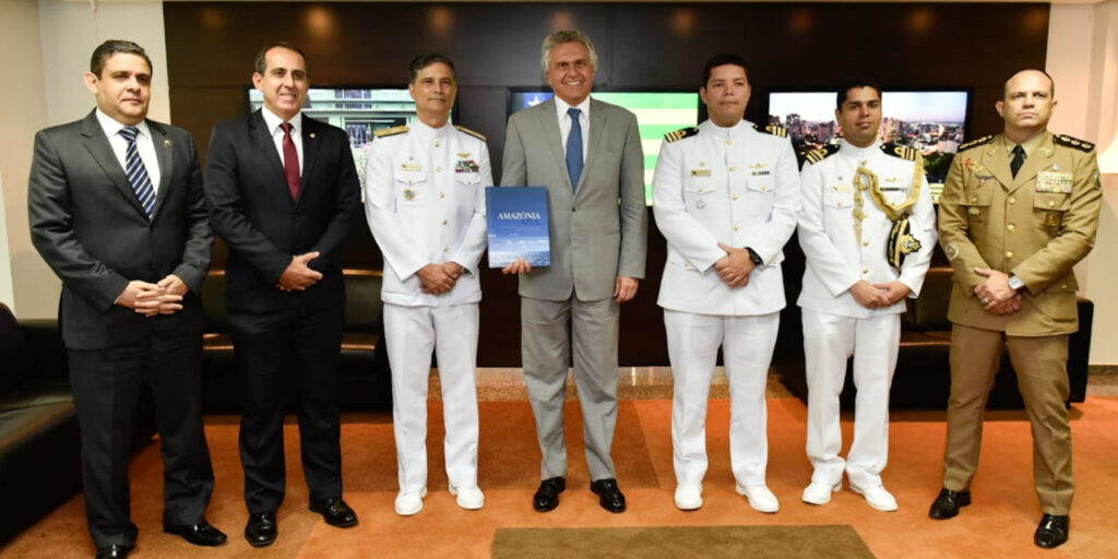 Caiado recebe o Almirante Goldstein e encaminha implantação de escola da Marinha em  Luziânia