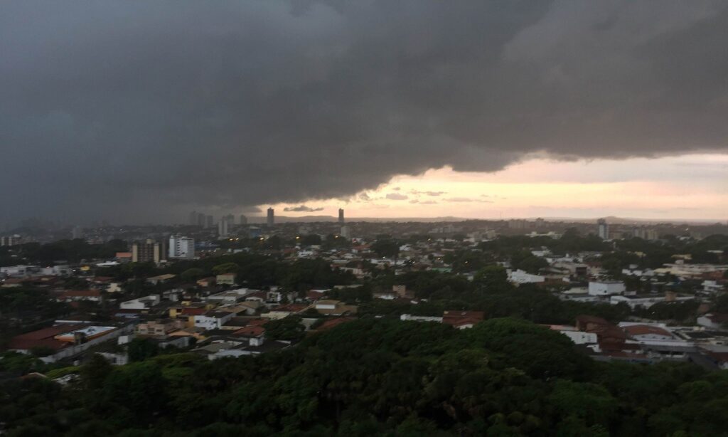 Defesa Civil alerta população sobre chuvas intensas em Goiânia