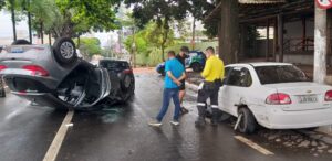 Acidente envolvendo quatro veículos deixa via interditada na região Sul de Goiânia; veja imagens