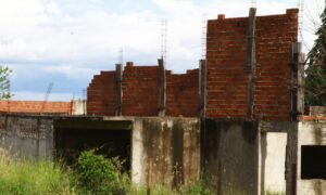 Obras de Cmeis em Goiânia continuam paradas