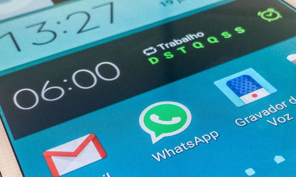 WhatsApp é principal fonte de informação do brasileiro