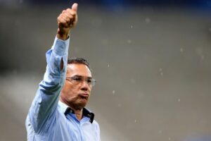 Vanderlei Luxemburgo acerta com o Vasco da Gama