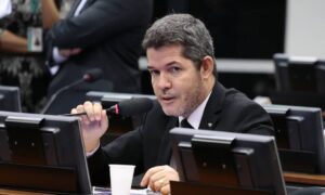 Waldir e Vitor Hugo selam a paz e garantem redesenho para 2022