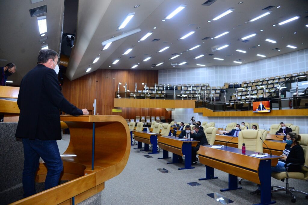 Câmara endossa decisão do prefeito em romper contrato com a Caixa