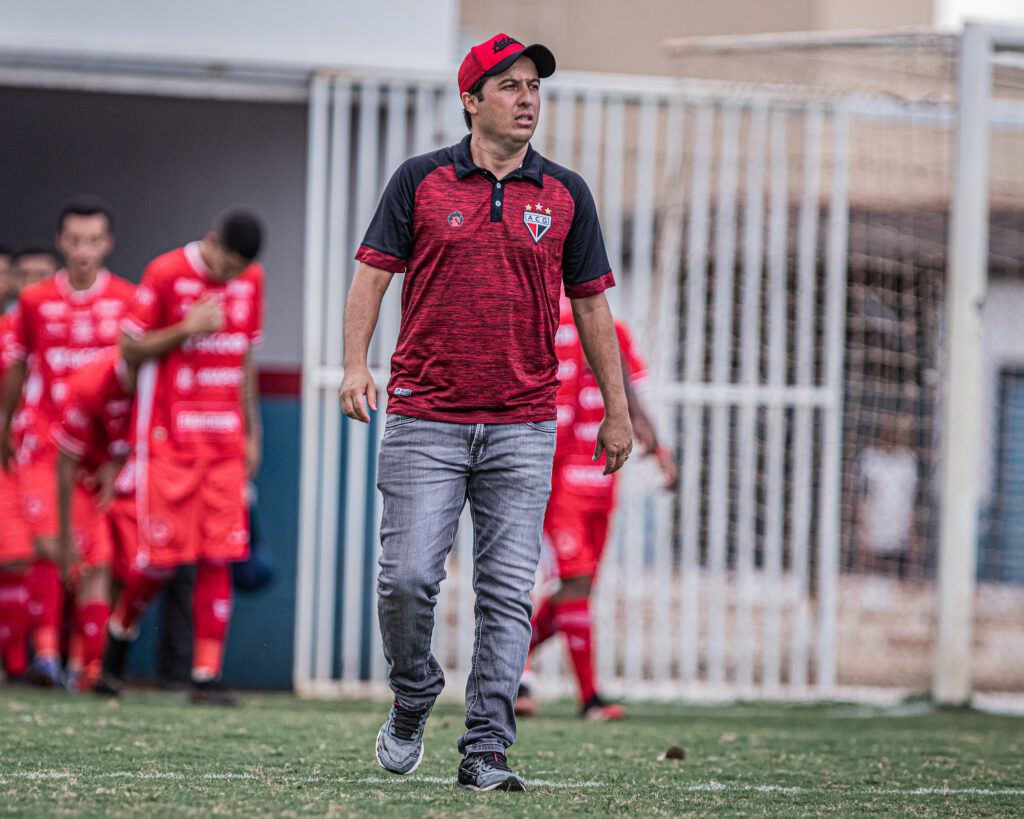 Atlético-GO demite o treinador da categoria sub-20