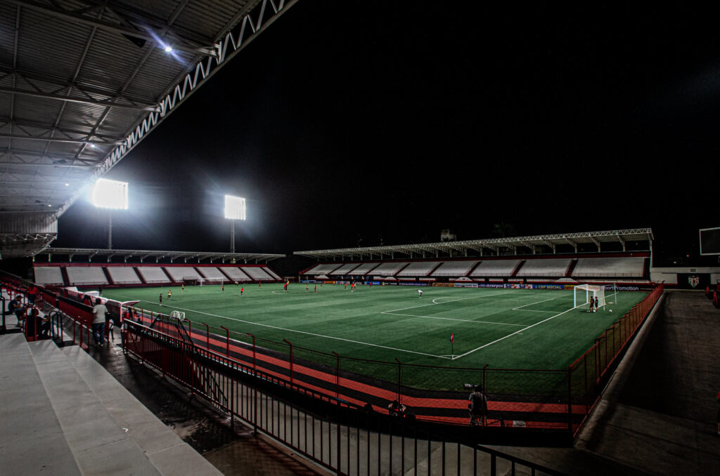 Atlético-GO libera estádio para treinamento da Bolívia