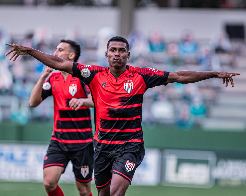 Atlético-GO dispensa de cinco jogadores do sub-20