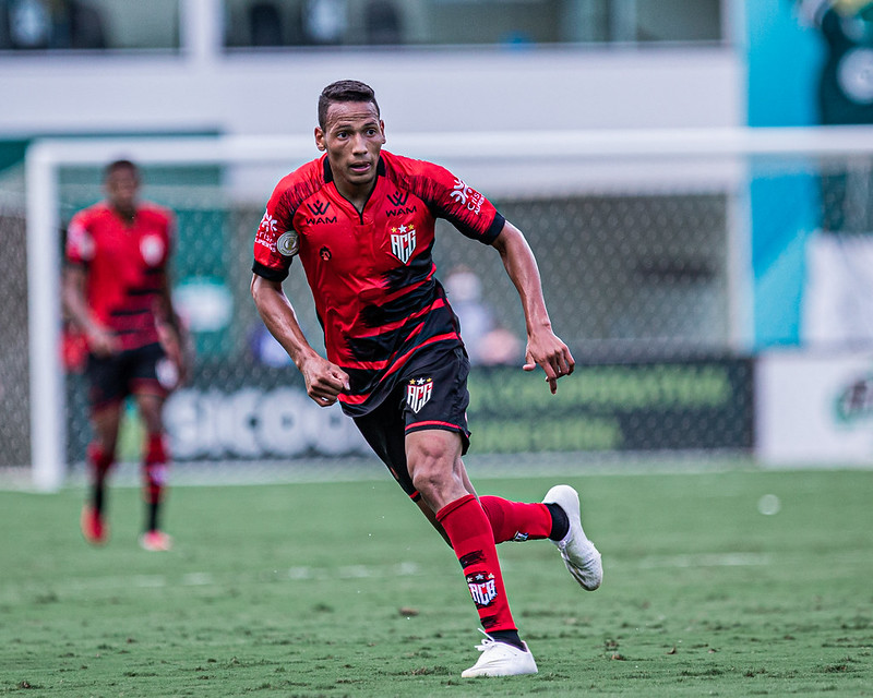 Destaque do Goianão retorna ao Atlético-GO e pode ser relacionado contra o Corinthians