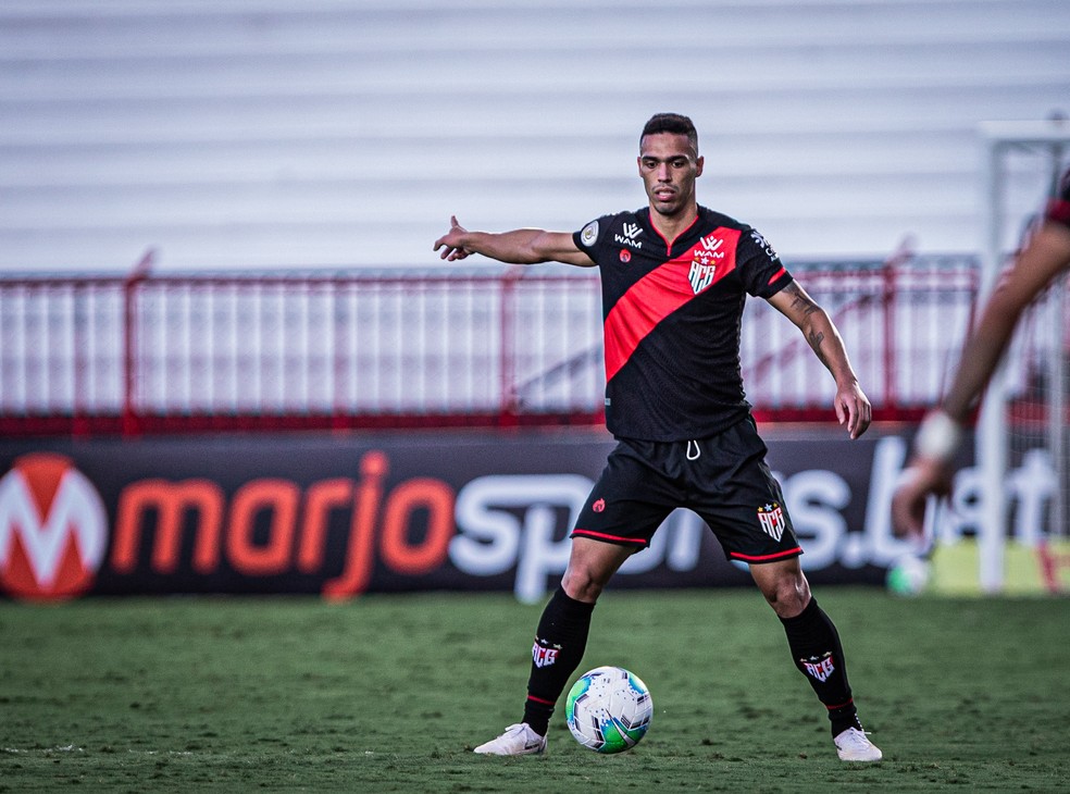 Éder reconhece momento ruim e que permanência na Série A depende somente deles