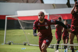 Dudu celebra aniversário na estreia da Série A e quer vitória como presente